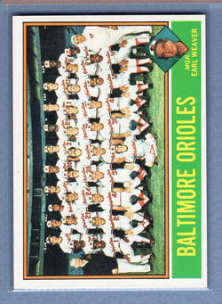 1976 Topps #73 Orioles Team  (e) EX-MT  GO450