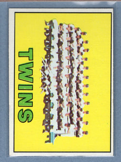1967 Topps #211 Twins Team (a) EX-MT   GO340