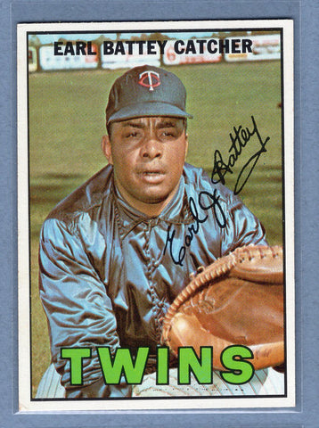 1967 Topps #15 Earl Battey EX-MT  GO368