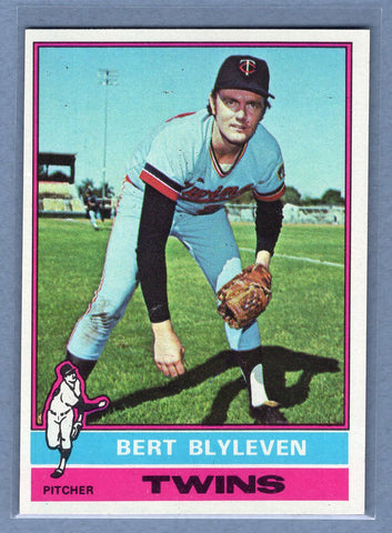1976 Topps #235 Bert Blyleven (HOF)  (d) EX-MT  GO450