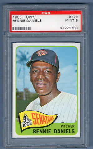 1965 Topps #129 Bernie Sanders (31221763) PSA 9