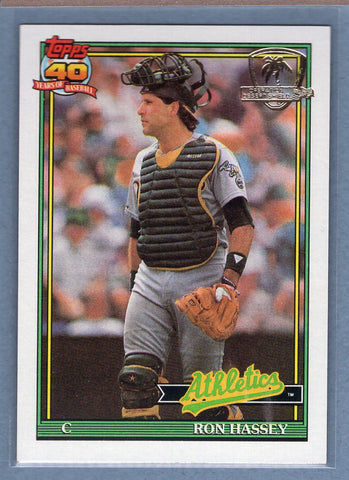 1991 Topps Desert Shield #327 Ron Hassey  NM  GO500