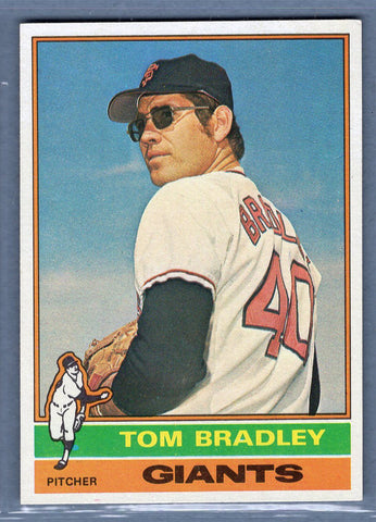 1976 Topps #644 Tom Bradley  EX-MT  GOSB1