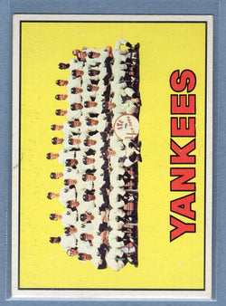 1967 Topps #131 Yankees Team EX-MT   GO123