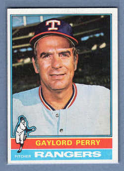 1976 Topps #55 Gaylord Perry (HOF) (a) EX