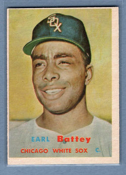 1957 Topps #401 Earl Battey EX   GO100