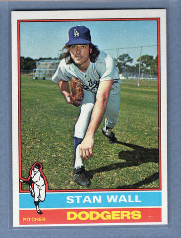 1976 Topps #584 Stan Wall  EX-MT